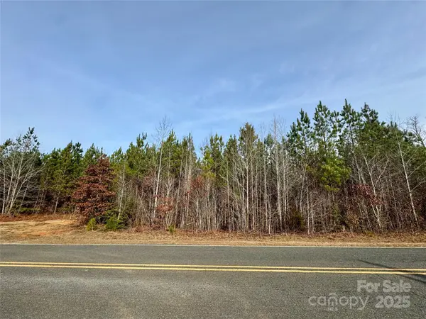 000 Calvary Church RD, Mount Gilead, NC 27306