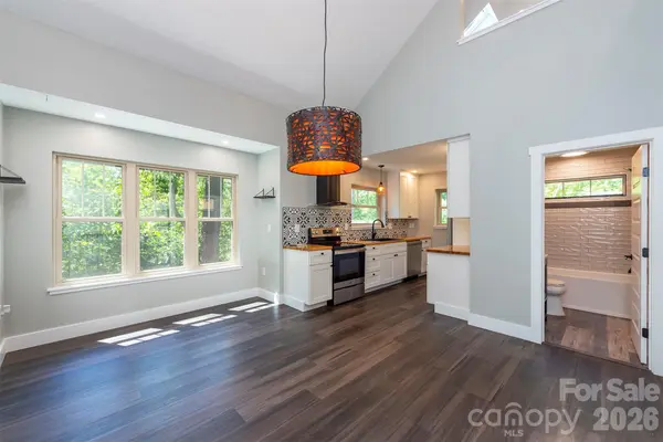 115 Bartram WAY, Black Mountain, NC 28711