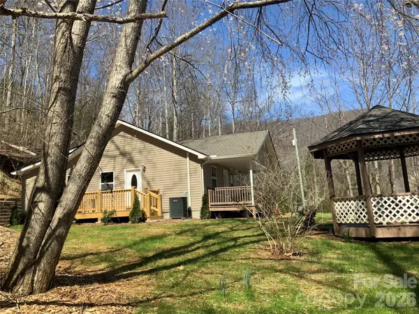 841 B CHARLOTTE HWY, Fairview, NC 28730