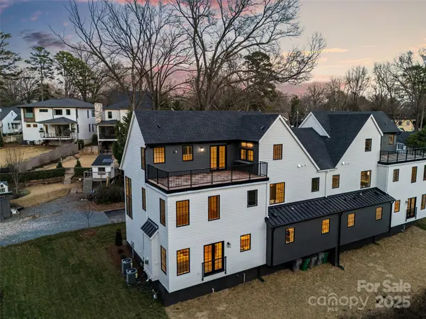 1607 Tippah Park CT, Charlotte, NC 28205
