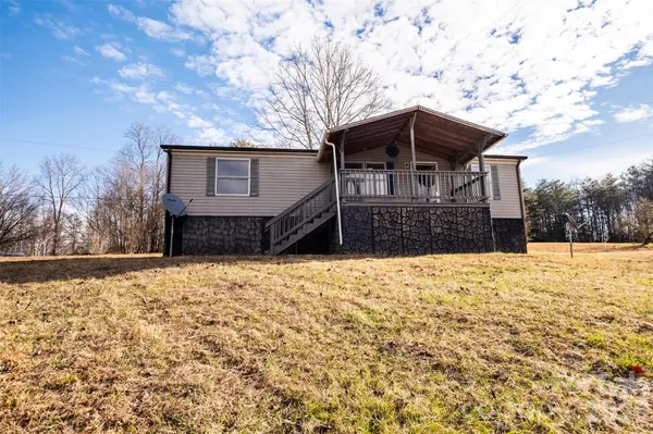 1305 Thunder Run RD, Boonville, NC 27011