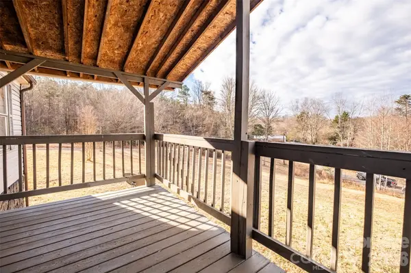 1305 Thunder Run RD, Boonville, NC 27011