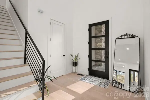 22 Chesten Mountain DR, Asheville, NC 28803