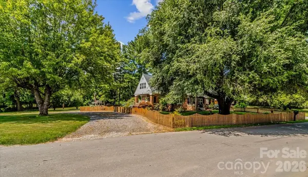 506 W Main ST, Burnsville, NC 28714