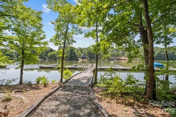 1026 Emerald Bay DR, Salisbury, NC 28146