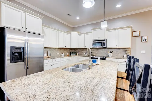3246 Kelsey PLZ, Kannapolis, NC 28081
