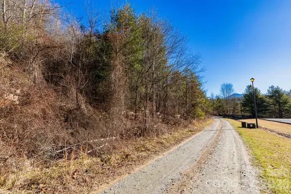 999 Rosalie LN #6, Waynesville, NC 28785