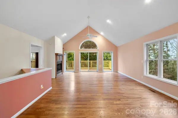 242 Carriage Summitt WAY, Hendersonville, NC 28791