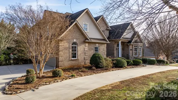 2301 Willow Creek DR, Newton, NC 28658