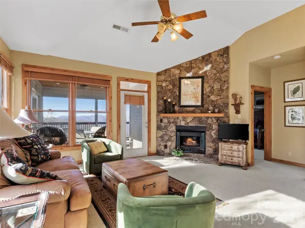 80 Stoney Falls LOOP #3/201, Burnsville, NC 28714