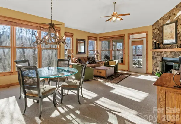 80 Stoney Falls LOOP #3/201, Burnsville, NC 28714