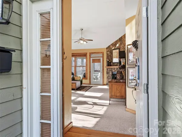 80 Stoney Falls LOOP #3/201, Burnsville, NC 28714