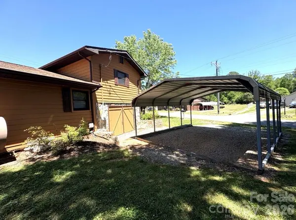 3253 US 70 HWY W, Marion, NC 28752
