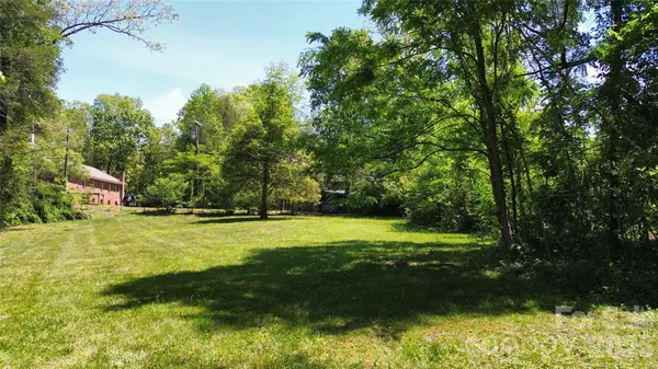 109 W College ST, Black Mountain, NC 28711