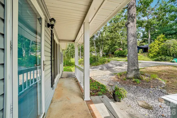 327 Heather CT, Asheville, NC 28804