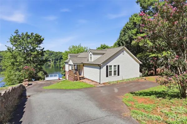 105 Mountain Aire DR, Stony Point, NC 28678