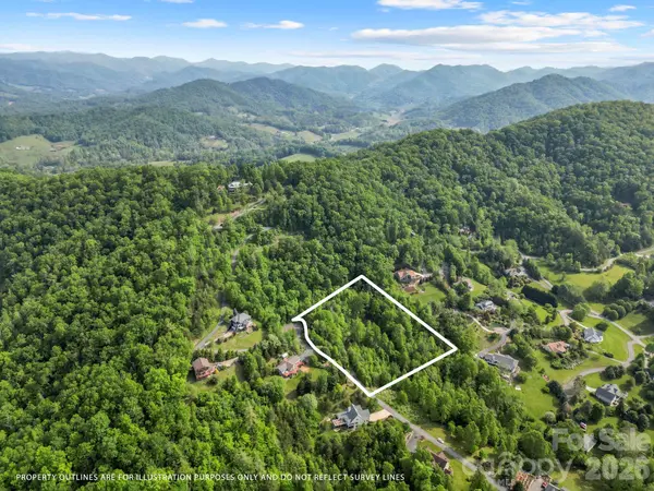 138 Whitfield LN, Weaverville, NC 28787
