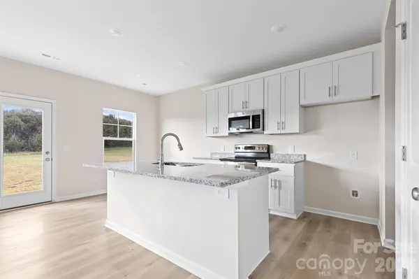132 Red Cedar LN, Statesville, NC 28625