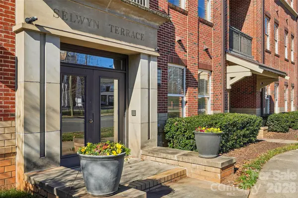 2952 Selwyn AVE #203, Charlotte, NC 28209