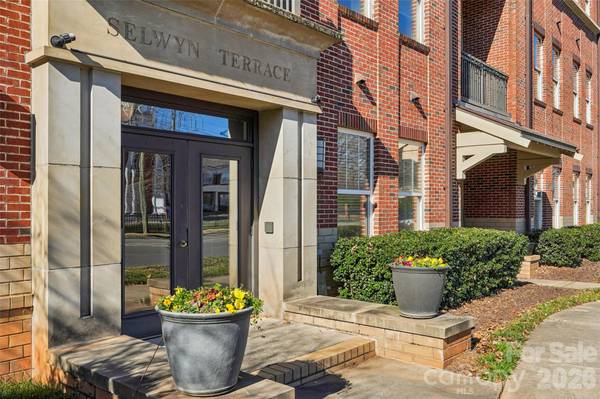2952 Selwyn AVE #203, Charlotte, NC 28209