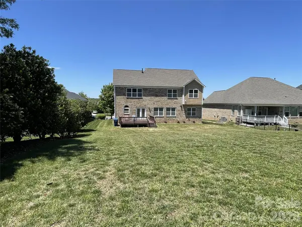 707 Five Leaf LN, Waxhaw, NC 28173