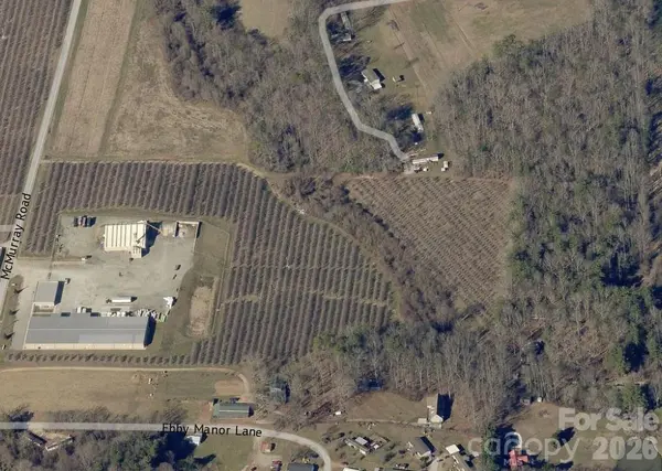 99999 Mcmurray RD, Flat Rock, NC 28731