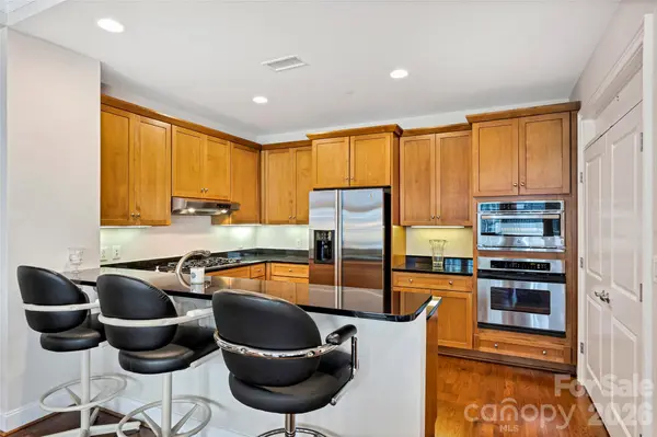 435 S Tryon ST #703, Charlotte, NC 28202