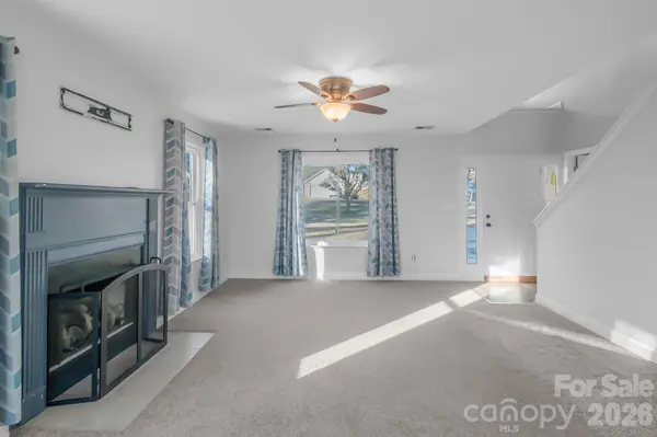 2984 Daffodil CT, Gastonia, NC 28054