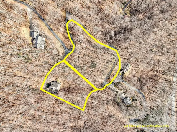 371 Falcon Ridge DR, Waynesville, NC 28786