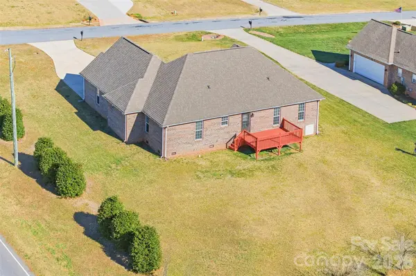 884 Clear Creek CIR, Lincolnton, NC 28092