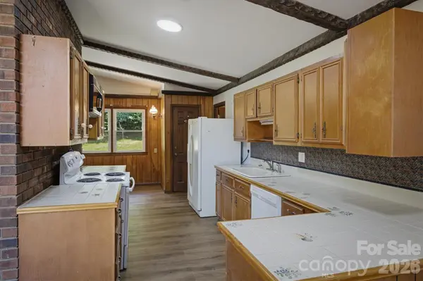 2671 Shady Grove RD, Connelly Springs, NC 28612