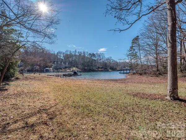 4677 Stratford LN, Denver, NC 28037