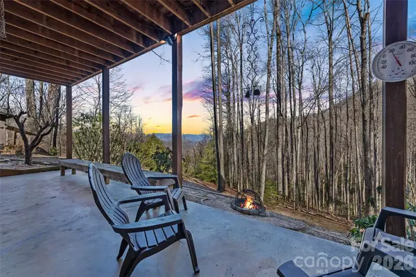 831 Forest Run RD, Whittier, NC 28789