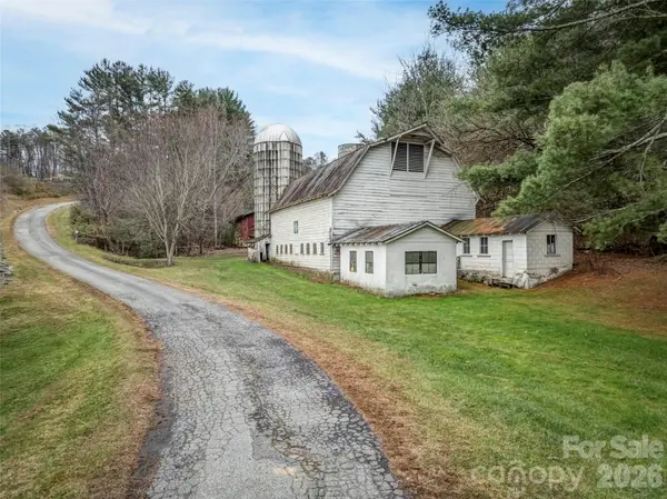 896 Newfound RD, Leicester, NC 28748