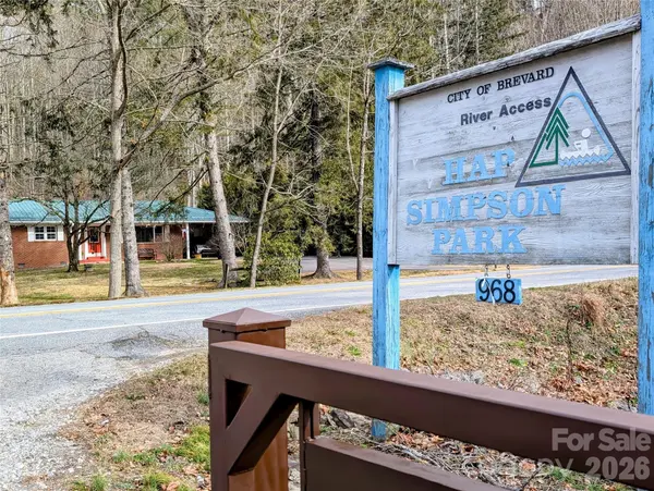 979 Greenville HWY, Brevard, NC 28712