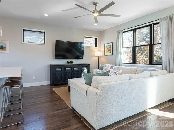 89 Vance Crescent EXT, Asheville, NC 28806