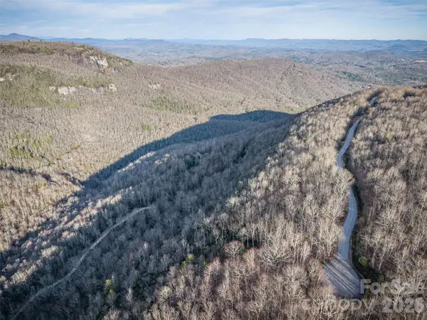 000 Meadow Ridge DR #15, Lake Toxaway, NC 28747