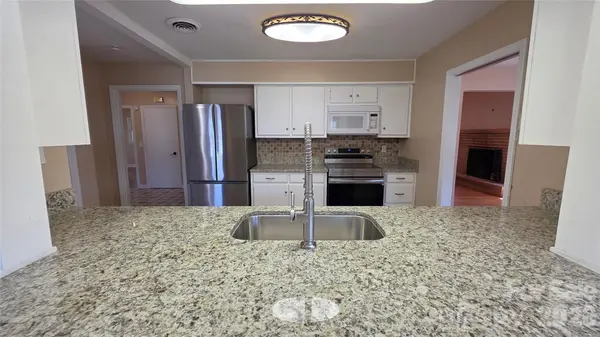 1627 Greenville HWY, Hendersonville, NC 28792