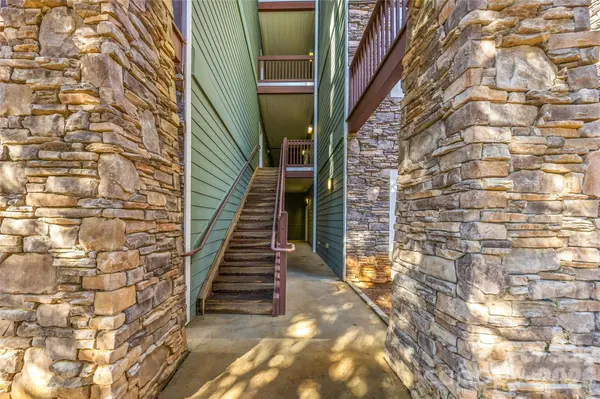 1000 Olde Eastwood Village BLVD #2A, Asheville, NC 28803