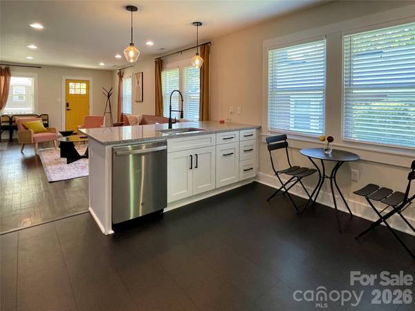 115 Powell ST, Swannanoa, NC 28778