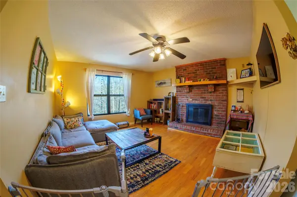84 Forest TRL, Balsam Grove, NC 28708