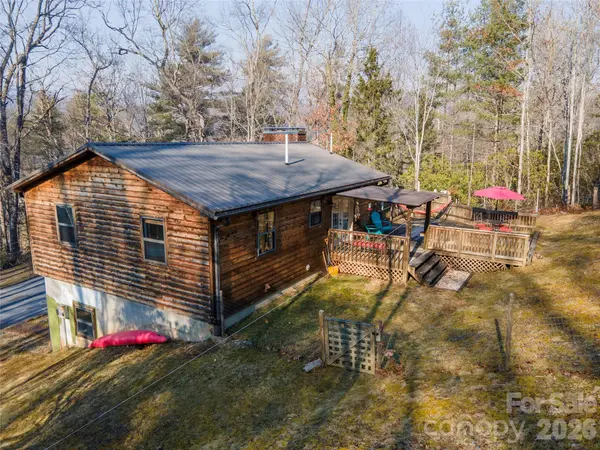 84 Forest TRL, Balsam Grove, NC 28708