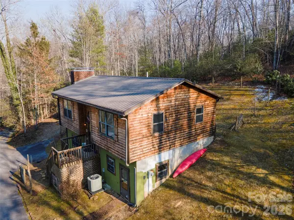 84 Forest TRL, Balsam Grove, NC 28708
