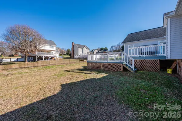 2576 Rolling Ridge DR, Hickory, NC 28602