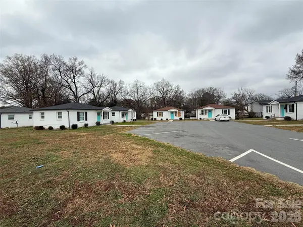 2232 Alma CT, Charlotte, NC 28206