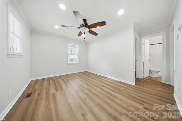 1004 Plymouth ST, Gastonia, NC 28054