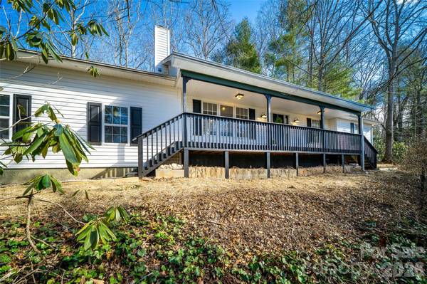 11 Twin Lakes DR, Fletcher, NC 28732