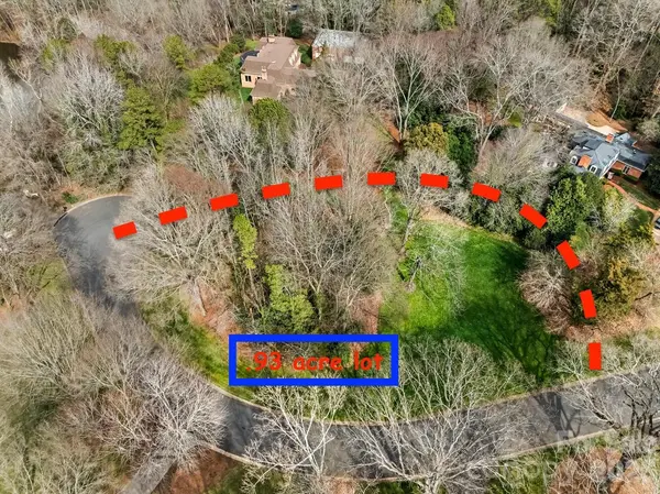 2722 Loch LN, Charlotte, NC 28226