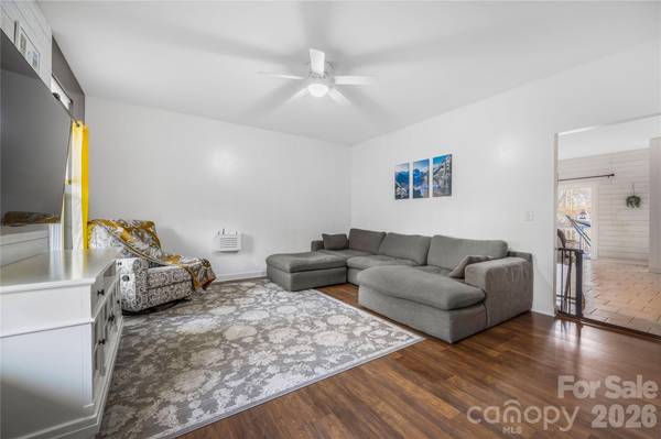 107 Barndale DR, Troutman, NC 28166