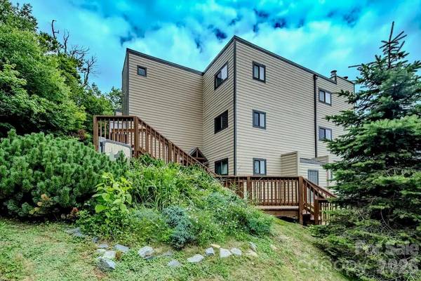 101 Sugar Ski DR, Sugar Mountain, NC 28604